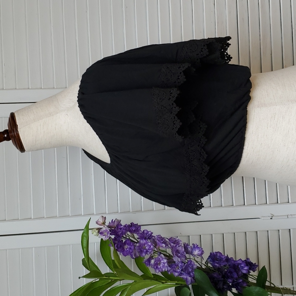 Hollister Size S Black Lace Trimmed Cropped Top. - Picture 5 of 7
